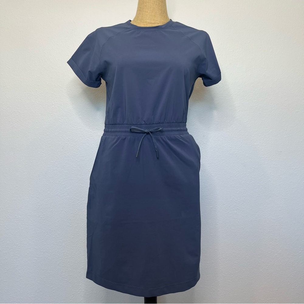 The Northface Never Stop Wearing Drawstring Short Sleeve Dress Gray, Size Medium